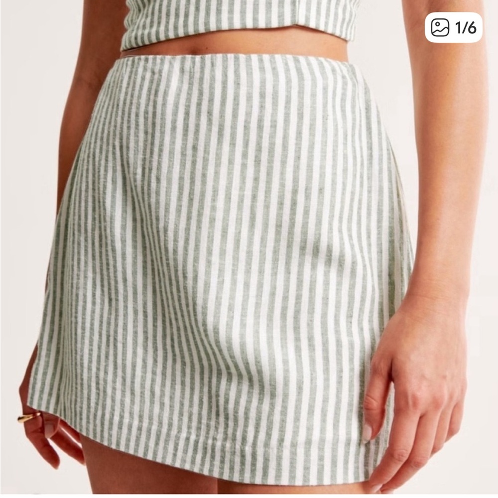 NWOT Abercrombie & Fitch Green and White Striped Skirt